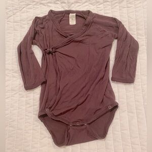 Kate Quinn Bamboo Long Sleeve bodysuit Wrap baby sz 12-18 months Plum Purple